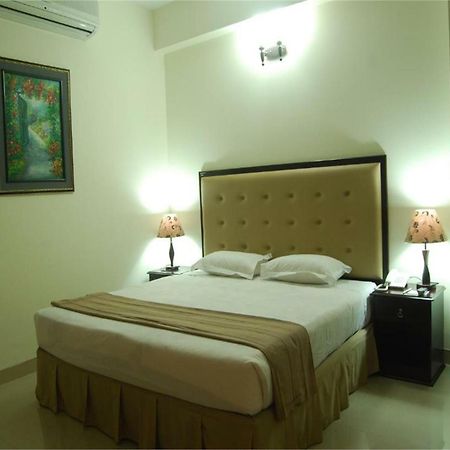 Hotel Ambassador Residency Chittagong Exterior foto