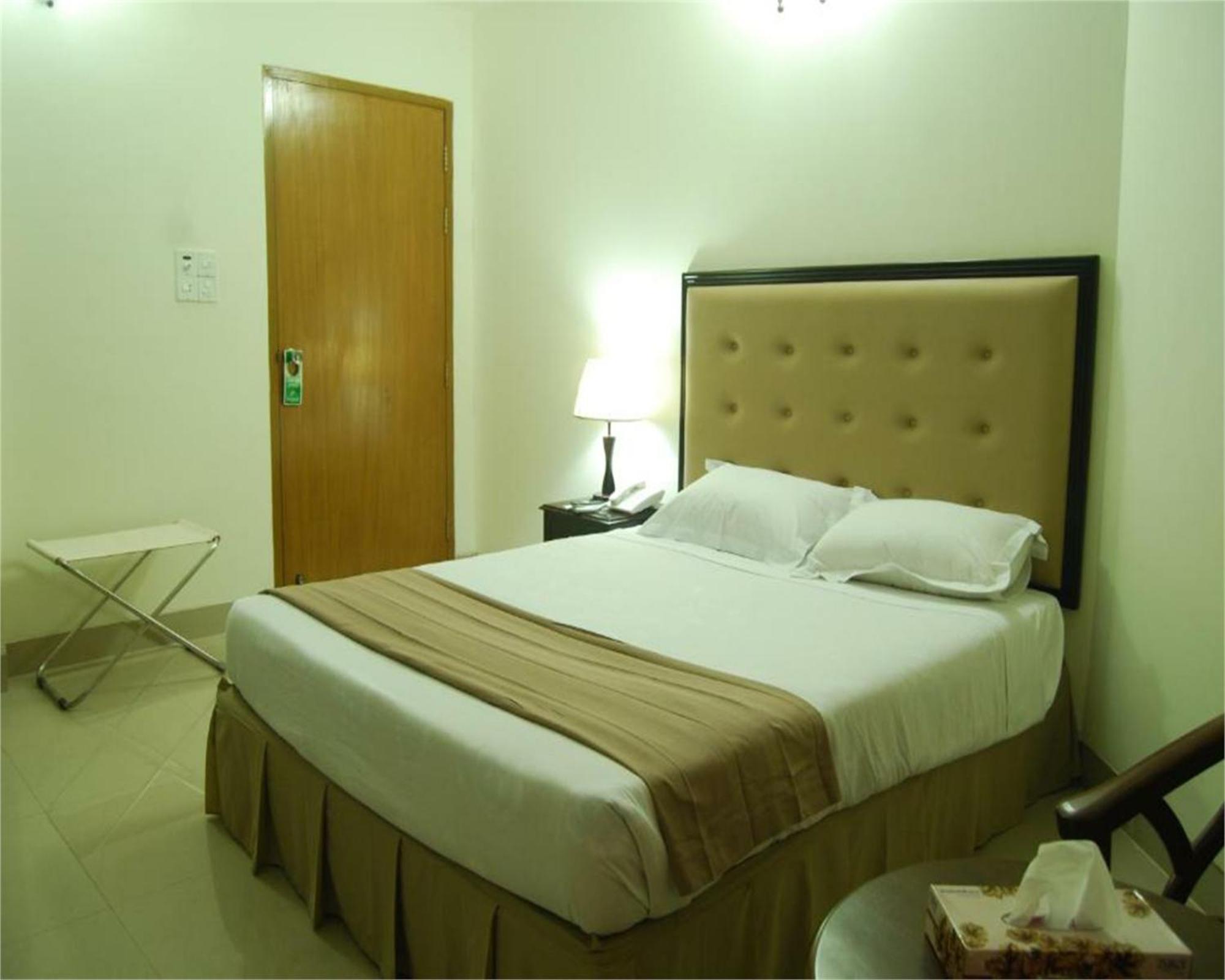 Hotel Ambassador Residency Chittagong Exterior foto
